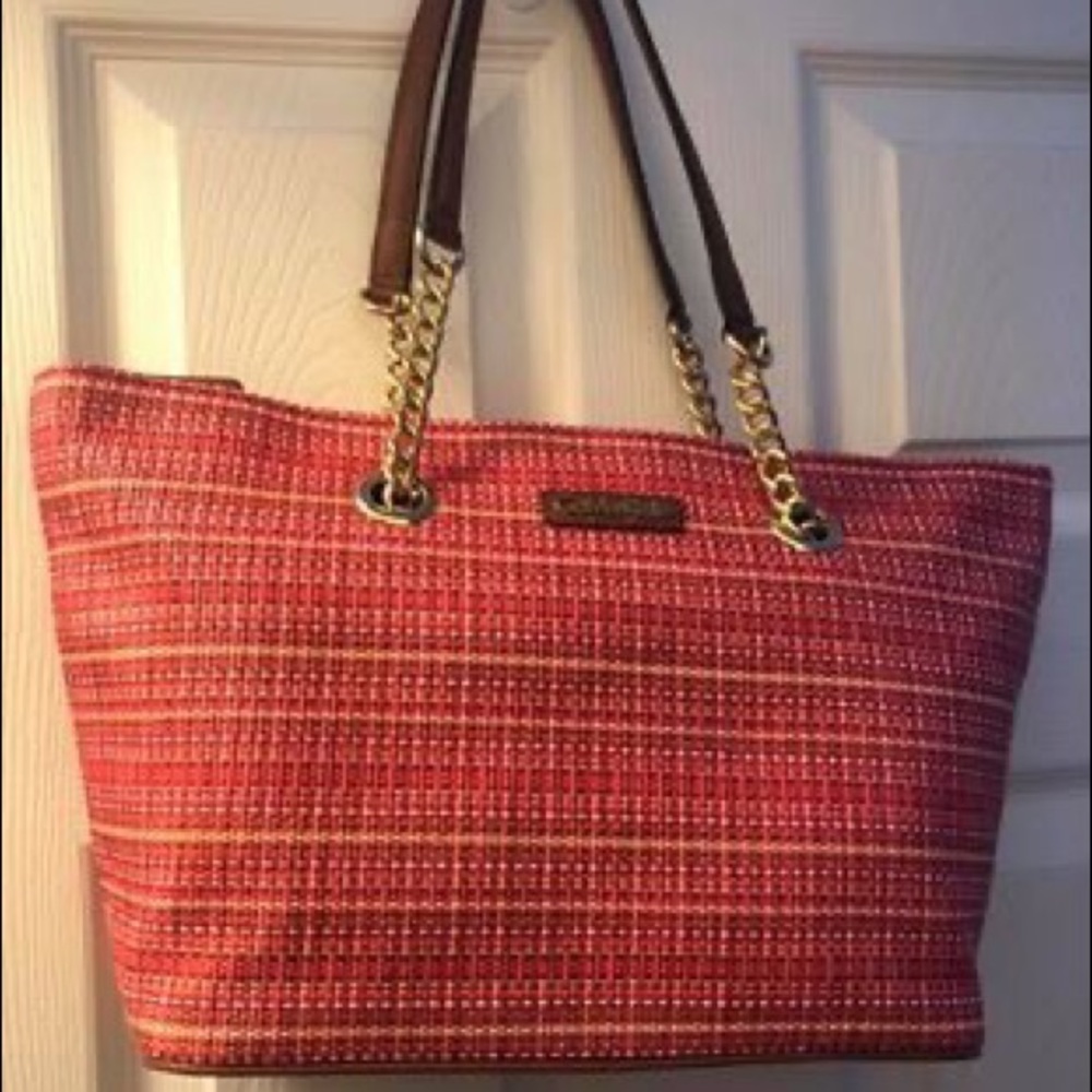 Woman’s Calvin Klein Purse (New)